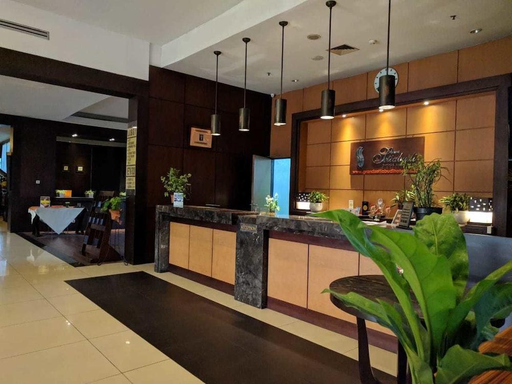 Grand Setiabudi Hotel Бандунг Экстерьер фото