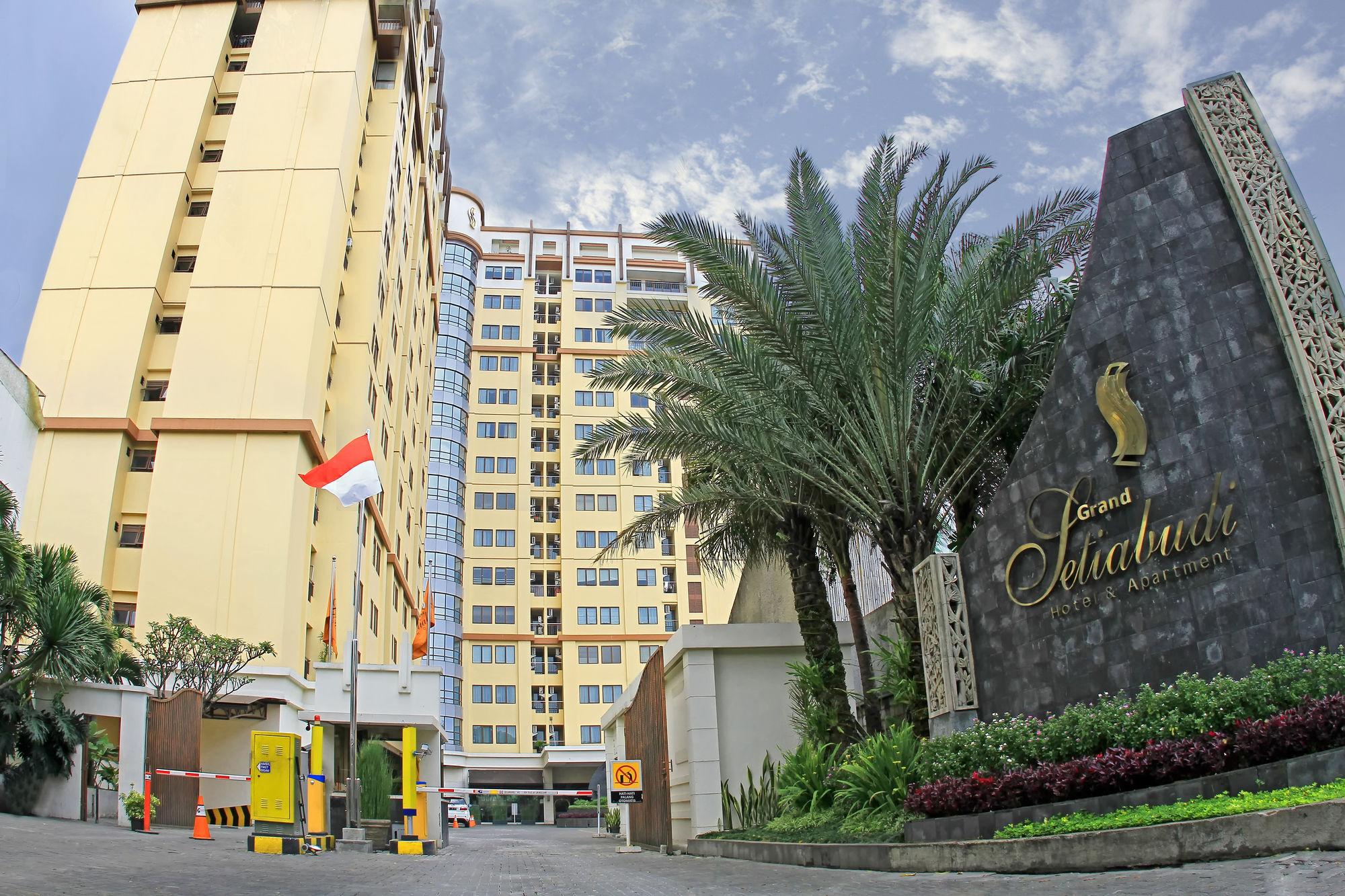 Grand Setiabudi Hotel Бандунг Экстерьер фото