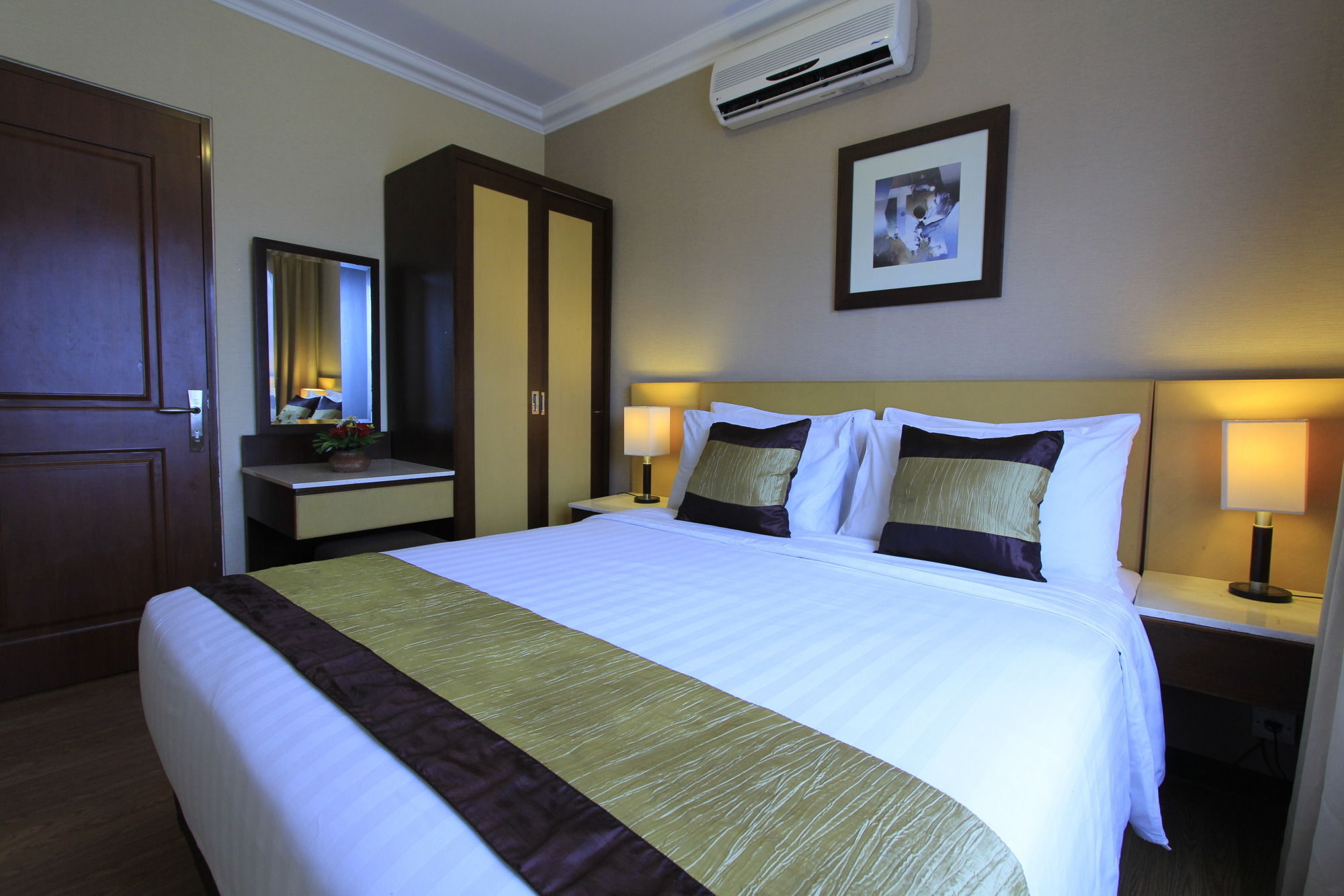 Grand Setiabudi Hotel Бандунг Экстерьер фото