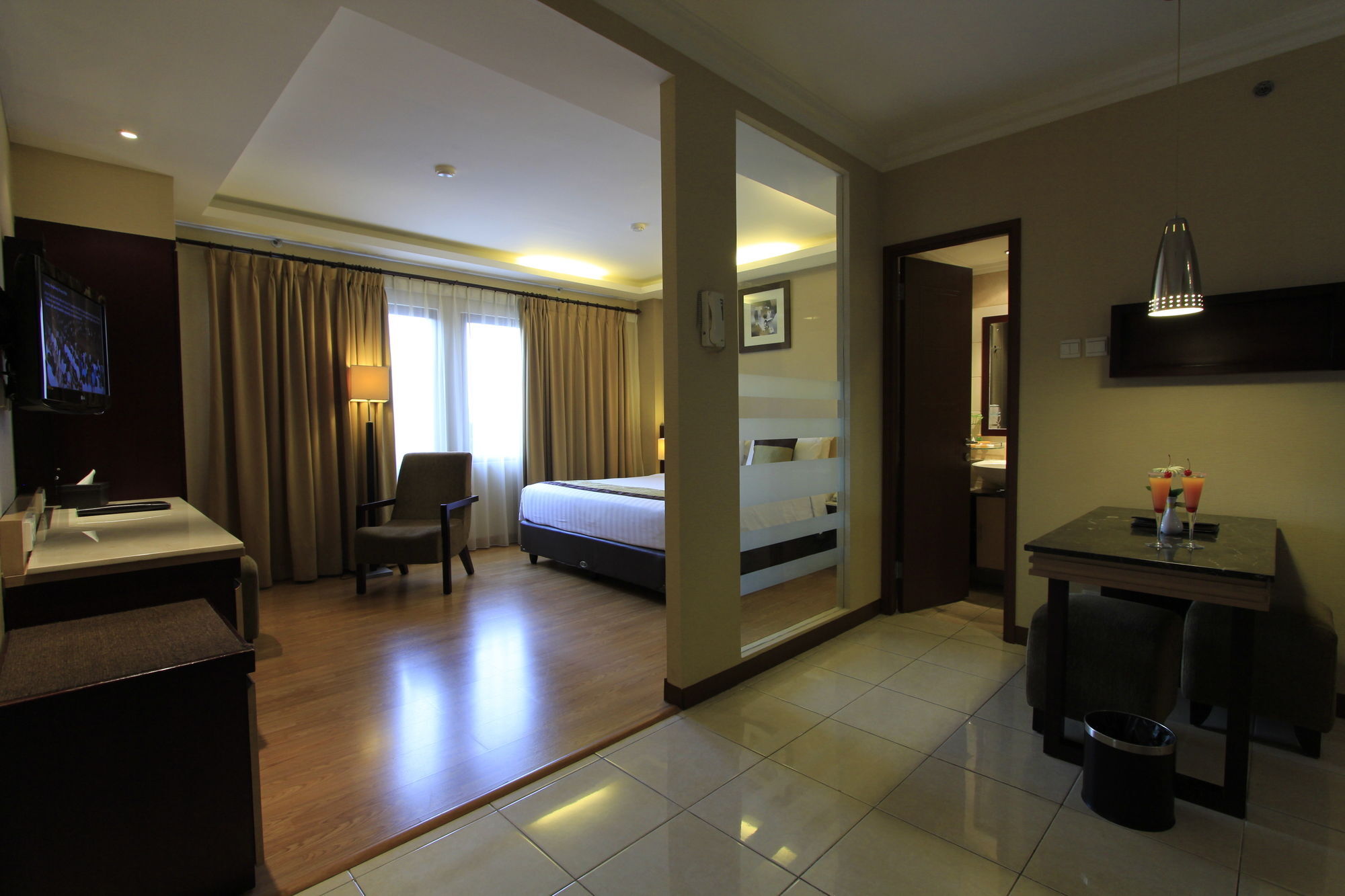 Grand Setiabudi Hotel Бандунг Экстерьер фото